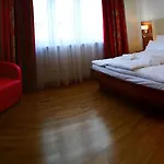 Boarding House Holledau Hotel 3*