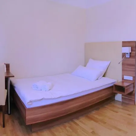 Boarding House Holledau 3*