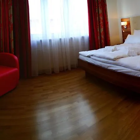 Boarding House Holledau Hotell 3*