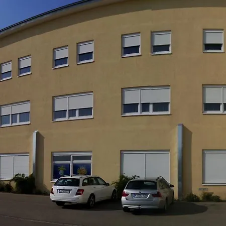 Boarding House Holledau Hotell 3*