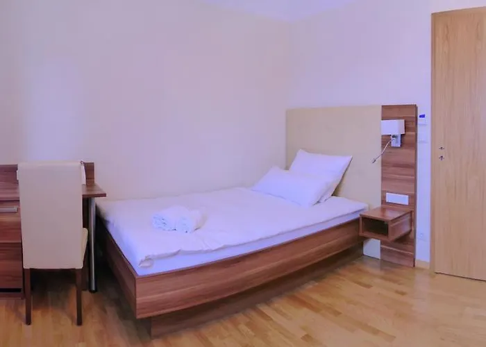 Boarding House Holledau 3*